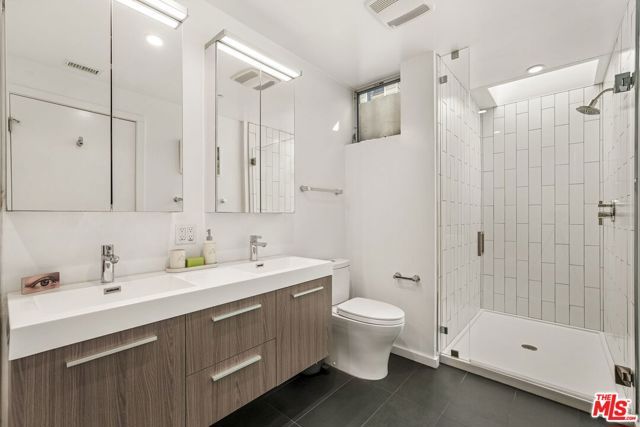 3724 Vinton Avenue, Los Angeles, CA 90034