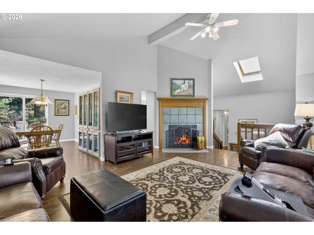 21155 Se FOSTER Rd, Damascus, OR 97089