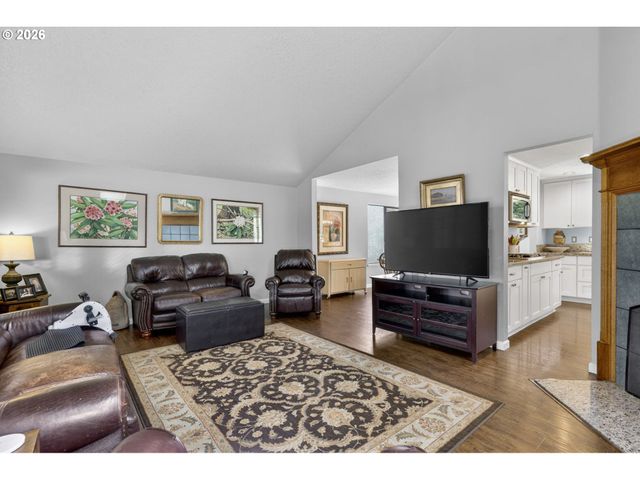 21155 Se FOSTER Rd, Damascus, OR 97089