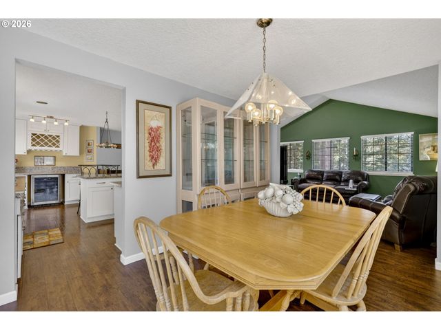 21155 Se FOSTER Rd, Damascus, OR 97089