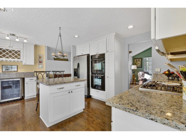 21155 Se FOSTER Rd, Damascus, OR 97089