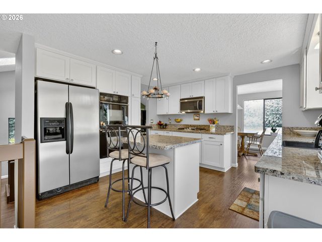 21155 Se FOSTER Rd, Damascus, OR 97089