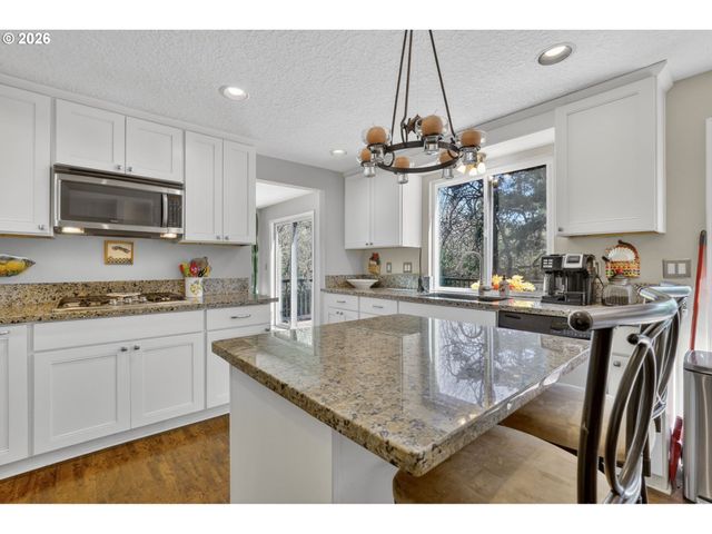 21155 Se FOSTER Rd, Damascus, OR 97089