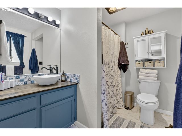 21155 Se FOSTER Rd, Damascus, OR 97089