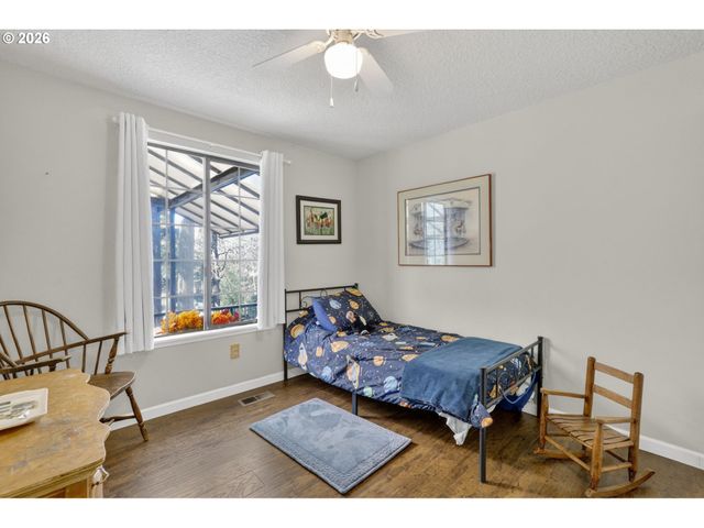 21155 Se FOSTER Rd, Damascus, OR 97089