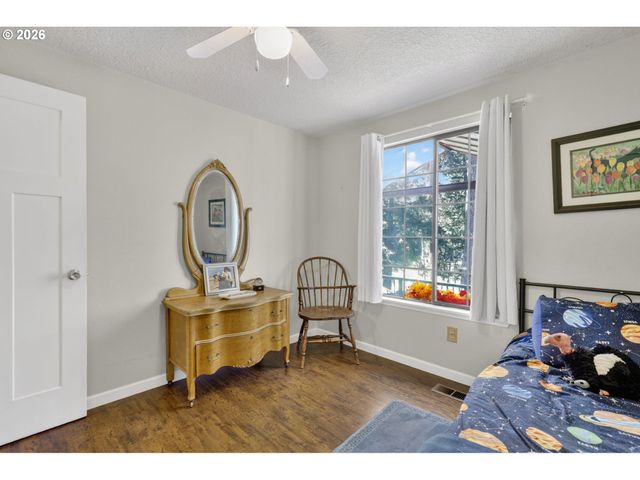 21155 Se FOSTER Rd, Damascus, OR 97089