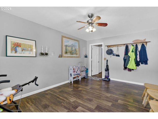 21155 Se FOSTER Rd, Damascus, OR 97089