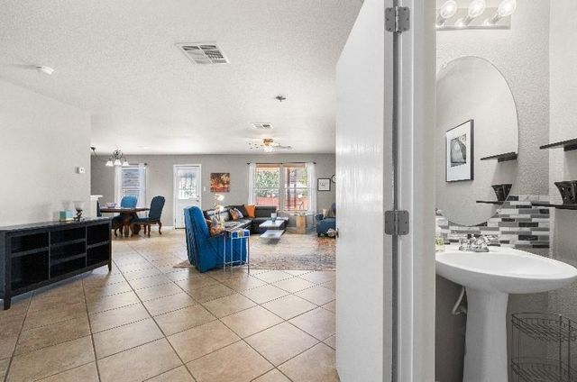 283 Black Forest RD, Buda, TX 78610