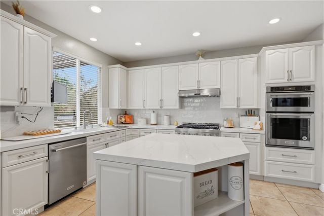 28304 Linda Vista Street, Canyon Country, CA 91387
