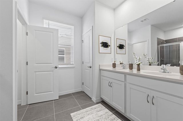 4718 INNER WORLD LANE, Wesley Chapel, FL 33543