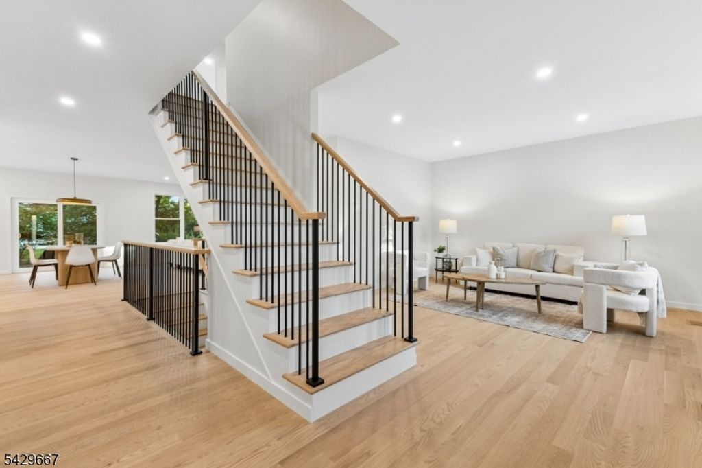 22 Reeve Cir, Millburn Twp., NJ 07041 — photo 3