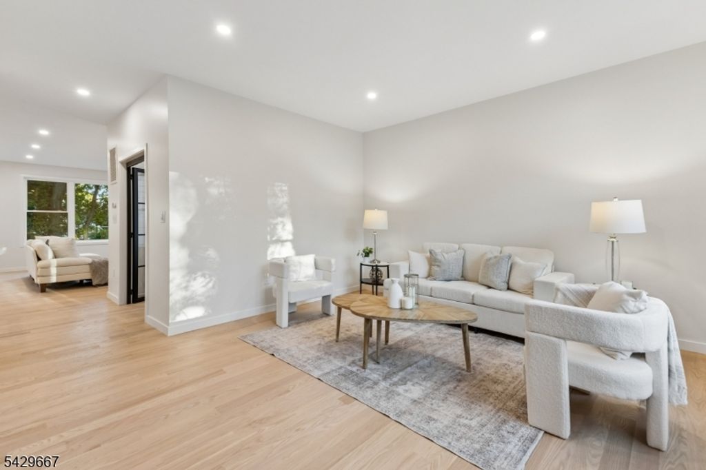 22 Reeve Cir, Millburn Twp., NJ 07041 — photo 4