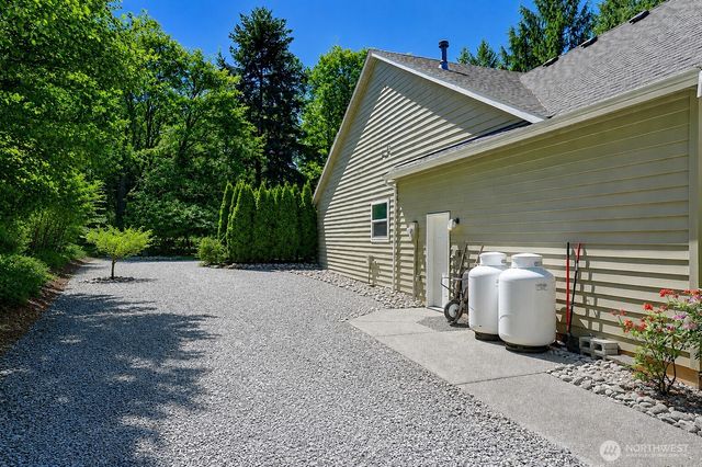 308 RIDGELAWN Place, Camano Island, WA 98282