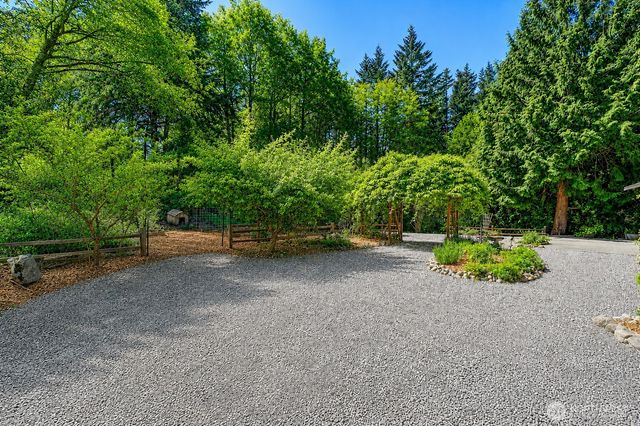 308 RIDGELAWN Place, Camano Island, WA 98282