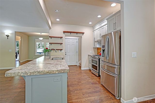 308 RIDGELAWN Place, Camano Island, WA 98282