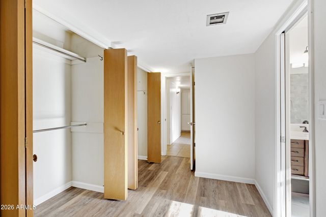 1036 E GENEVA Drive, Tempe, AZ 85282