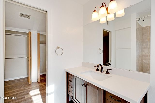 1036 E GENEVA Drive, Tempe, AZ 85282