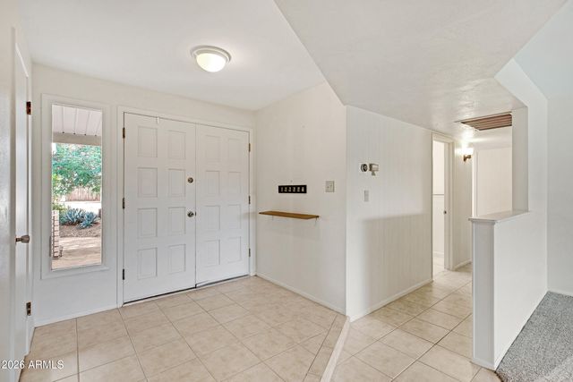 1036 E GENEVA Drive, Tempe, AZ 85282