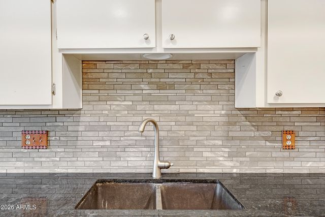 1036 E GENEVA Drive, Tempe, AZ 85282