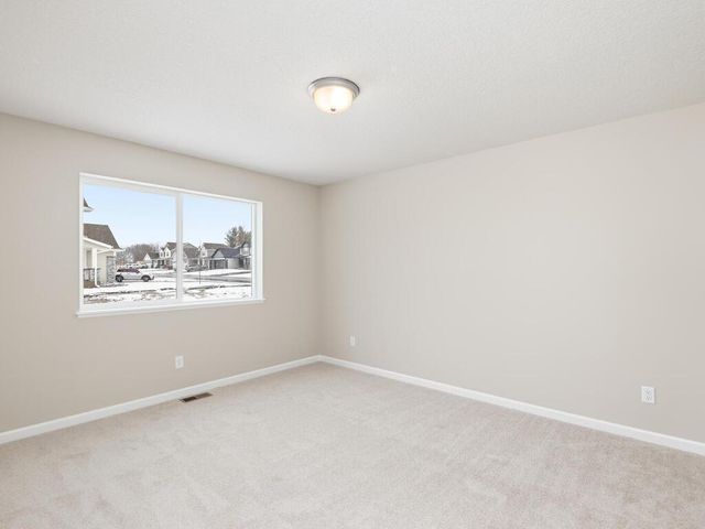 9747 Jasmine Avenue, Hanover, MN 55341