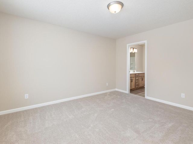 9747 Jasmine Avenue, Hanover, MN 55341