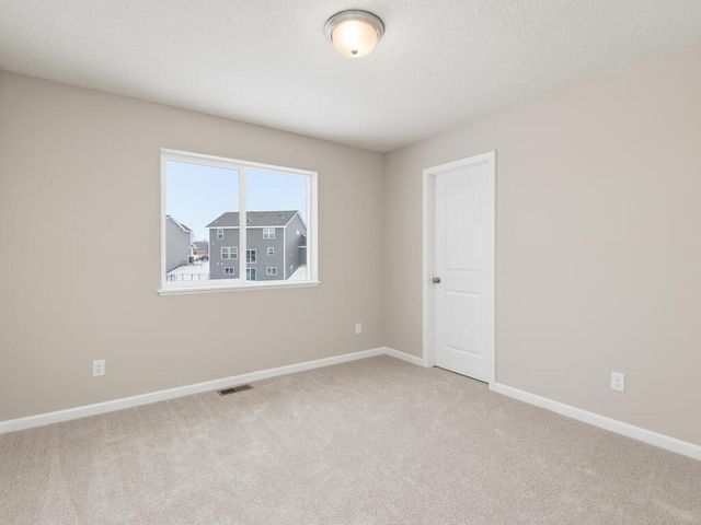 9747 Jasmine Avenue, Hanover, MN 55341