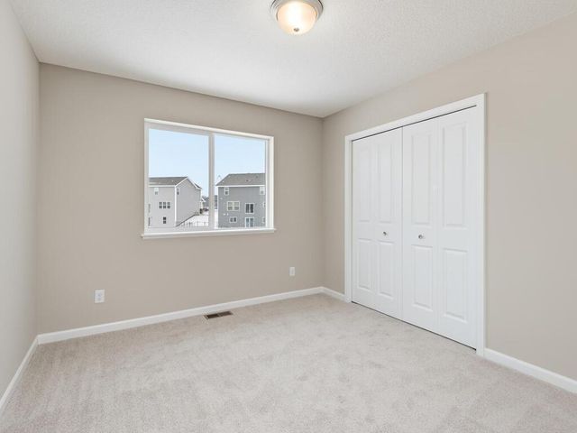 9747 Jasmine Avenue, Hanover, MN 55341