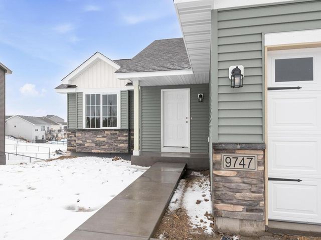 9747 Jasmine Avenue, Hanover, MN 55341