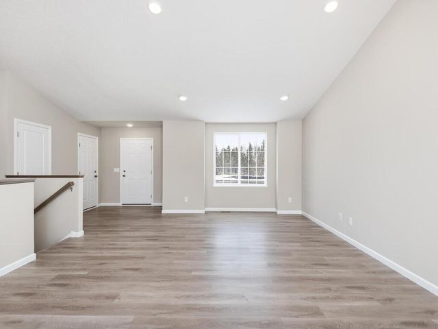 9747 Jasmine Avenue, Hanover, MN 55341