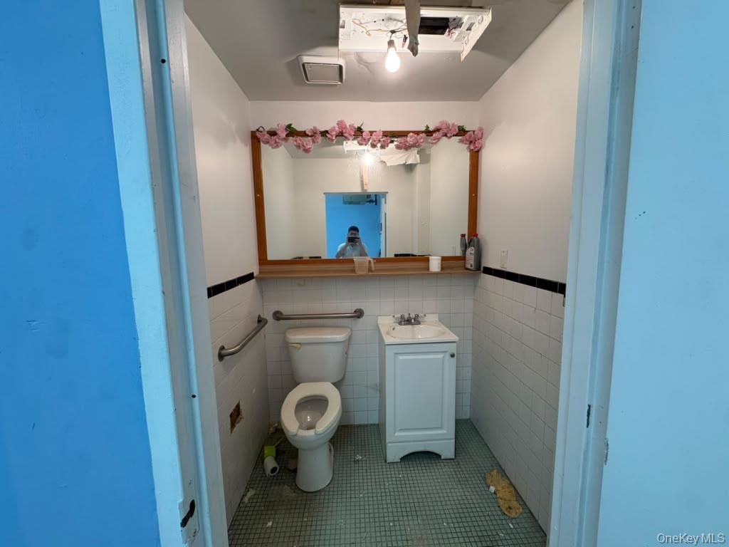 94-17 Astoria Blvd, East Elmhurst, NY 11369 — photo 4