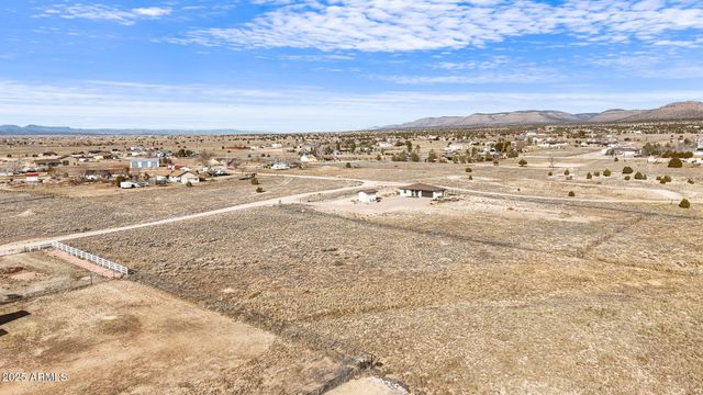 25725 N LILY Drive 75, Paulden, AZ 86334