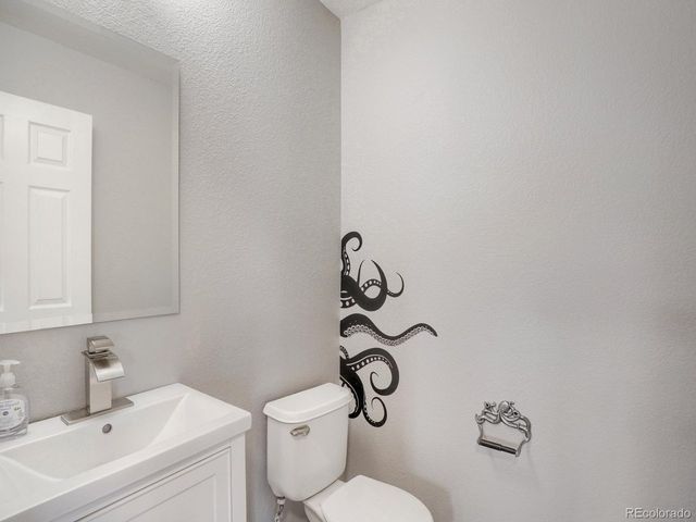 24625 E Chenango Dr, Aurora, CO 80016