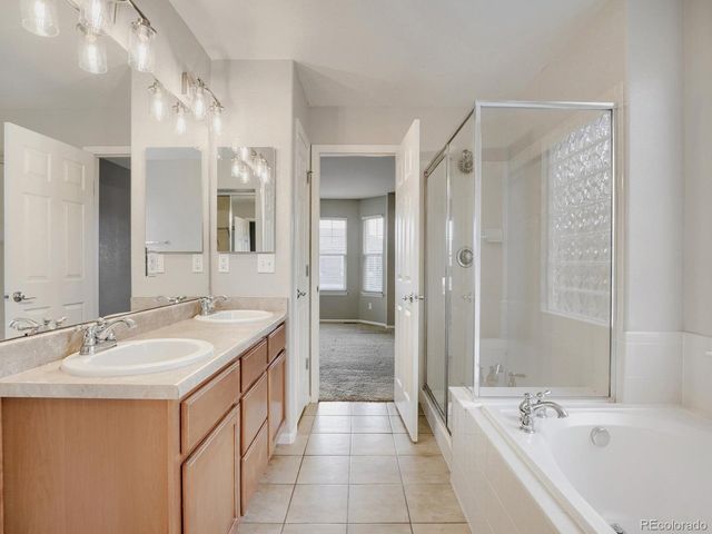 24625 E Chenango Dr, Aurora, CO 80016