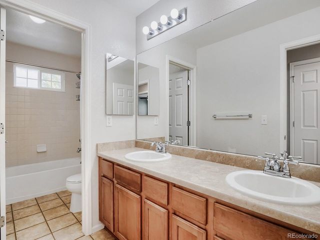 24625 E Chenango Dr, Aurora, CO 80016