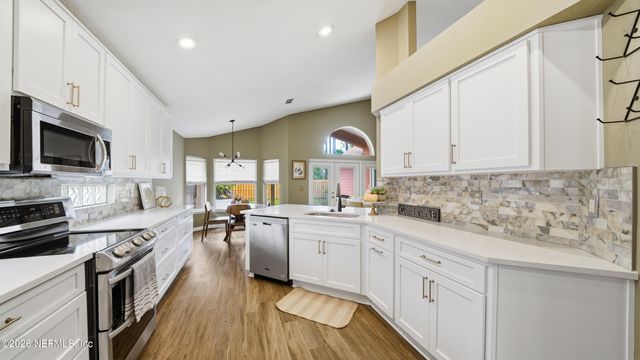 1607 HIGHLAND VIEW Court, Orange Park, FL 32203
