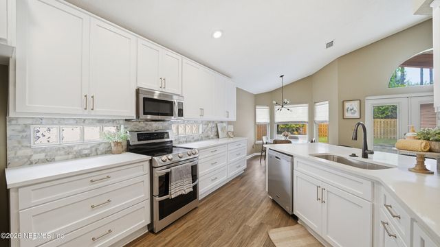 1607 HIGHLAND VIEW Court, Orange Park, FL 32203