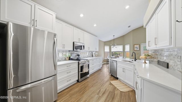 1607 HIGHLAND VIEW Court, Orange Park, FL 32203