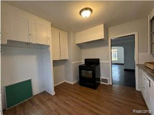 17335 Birwood Street, Detroit, MI 48221