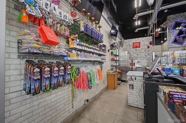 6907 Greenfield Road, Detroit, MI 48228