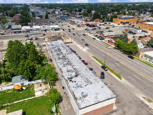6907 Greenfield Road, Detroit, MI 48228