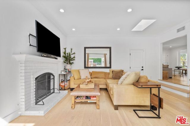 8335 Colegio Drive, Los Angeles, CA 90045