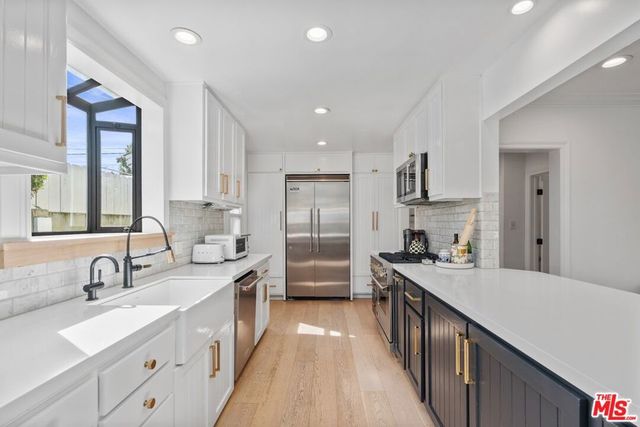 8335 Colegio Drive, Los Angeles, CA 90045