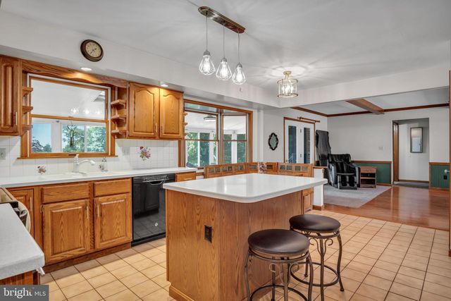 1210 E POWDERHORN RD, Mechanicsburg, PA 17050