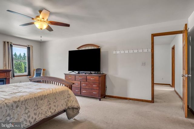 1210 E POWDERHORN RD, Mechanicsburg, PA 17050