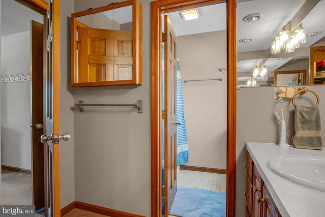 1210 E POWDERHORN RD, Mechanicsburg, PA 17050
