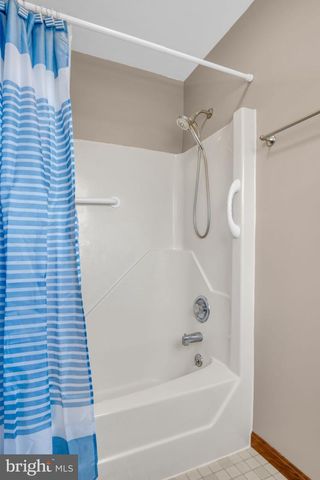 1210 E POWDERHORN RD, Mechanicsburg, PA 17050