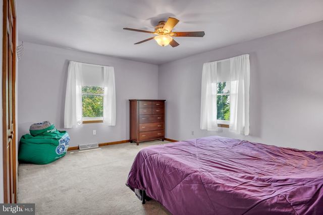 1210 E POWDERHORN RD, Mechanicsburg, PA 17050