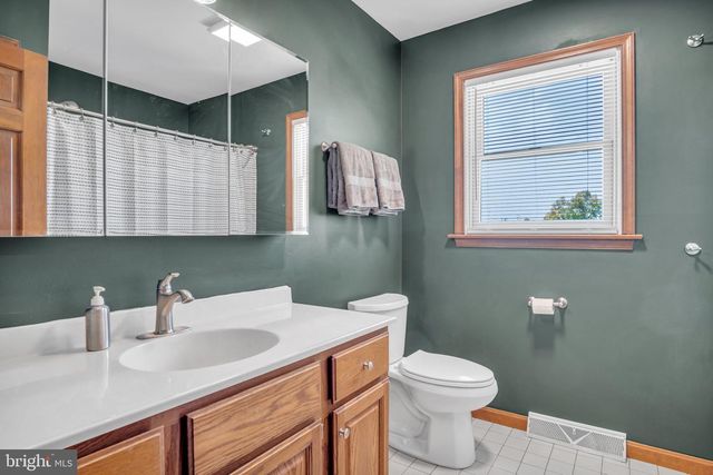 1210 E POWDERHORN RD, Mechanicsburg, PA 17050