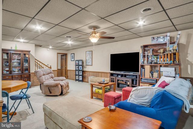 1210 E POWDERHORN RD, Mechanicsburg, PA 17050