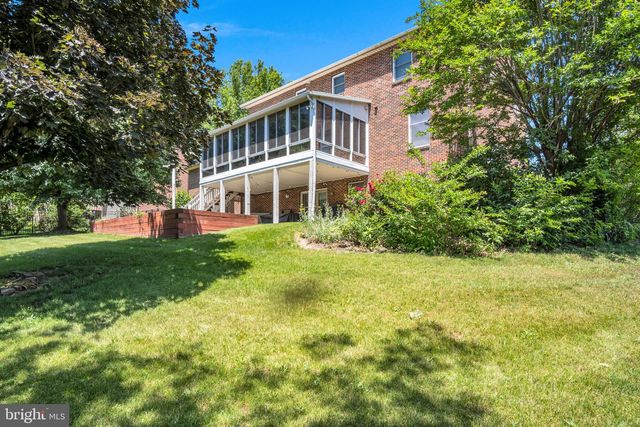 1210 E POWDERHORN RD, Mechanicsburg, PA 17050